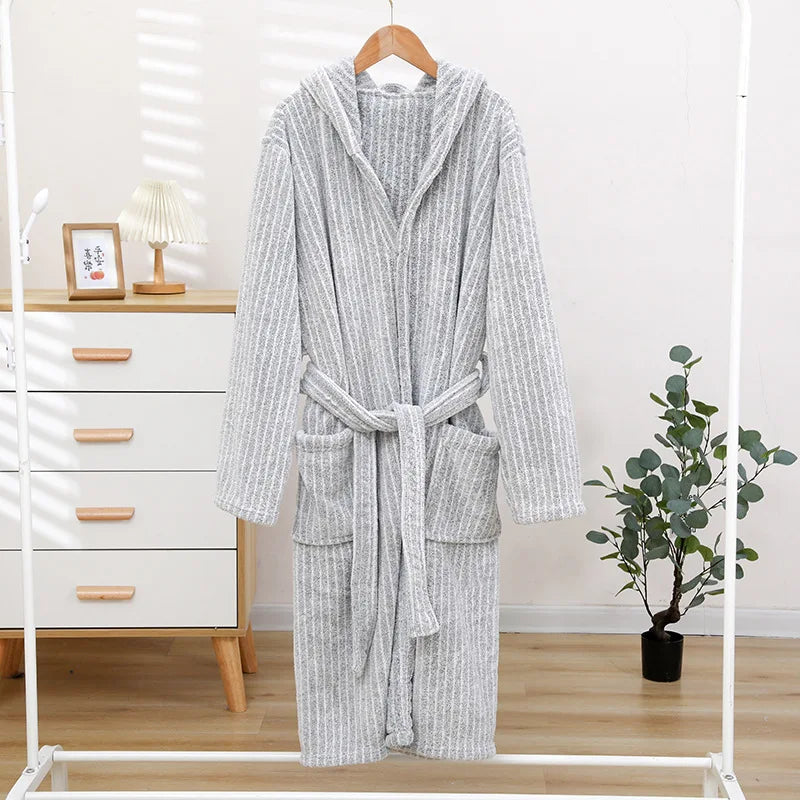 Peignoir de bain avec capuche gris